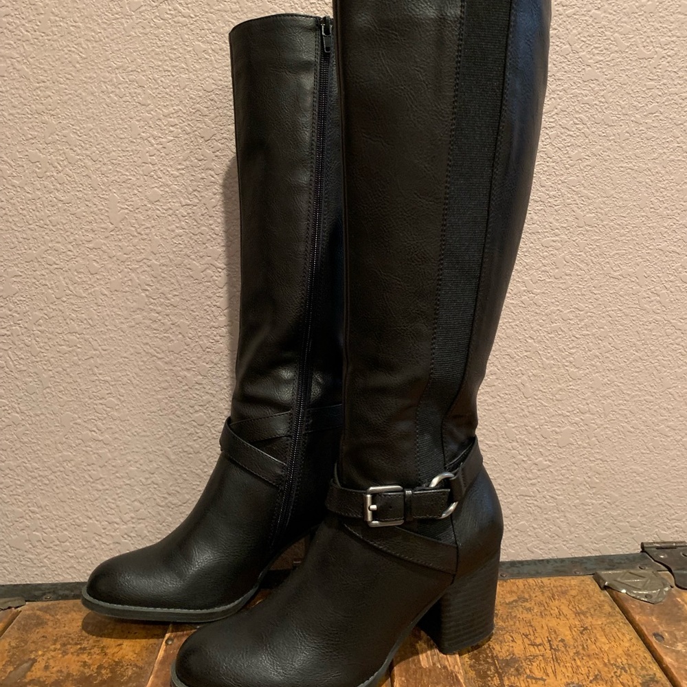 Soul Naturalizer Black knee high Boots.